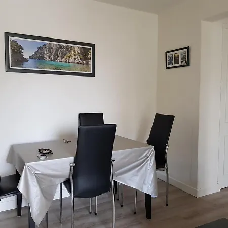 Beau T3 Calme Et Clair Avec Parking Balcon Et Vue Sur Le Cap Canail Appartement *