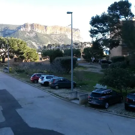 Beau T3 Calme Et Clair Avec Parking Balcon Et Vue Sur Le Cap Canail Cassis
